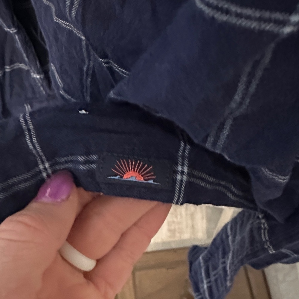 Men’s Faherty navy blue button up - Picture 3 of 5